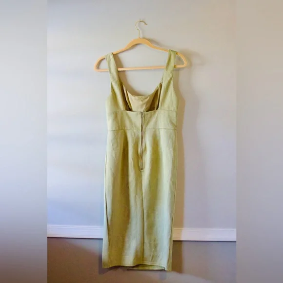 HELLOMOLLY - Picture 7 of 9